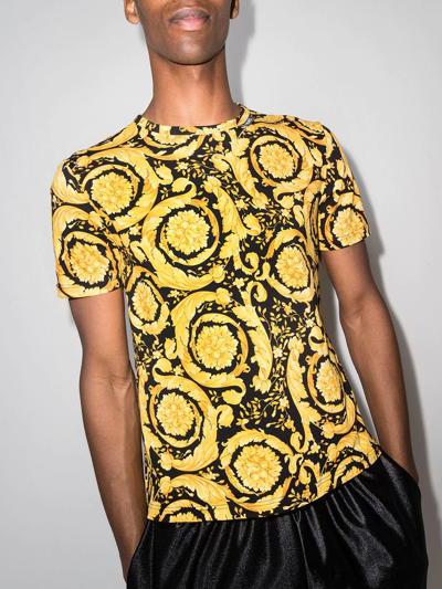 Shop Versace Barocco-print Short-sleeve T-shirt In Yellow