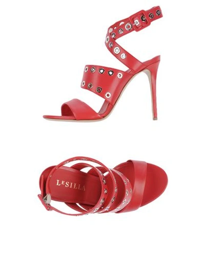 Le Silla In Red