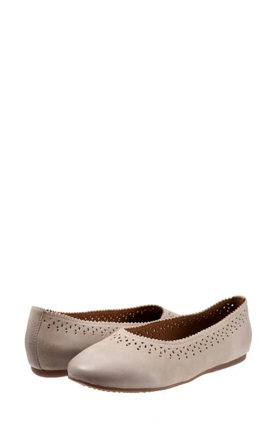 Softwalk Selma Cutout Ballet Flat In Grey Nubuck
