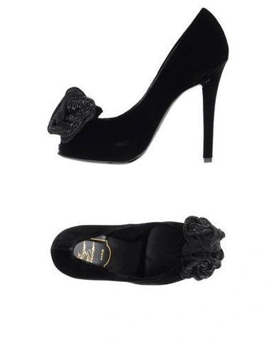 Shop Roger Vivier Pump In Black