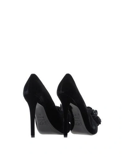 Shop Roger Vivier Pump In Black