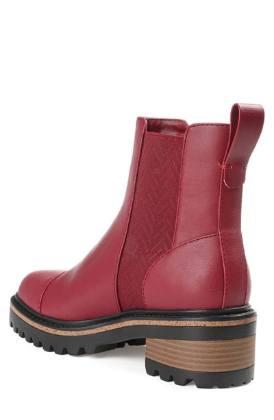 Journee Collection Journee Colleciton Mirette Lug Sole Chelsea Boot In Wine