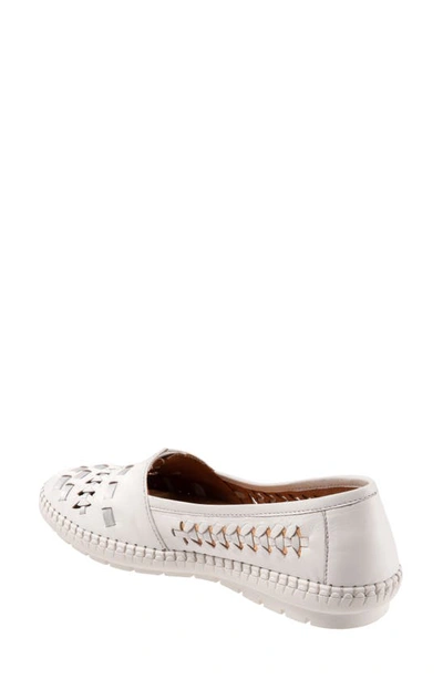 Trotters Rory Woven Flat In White Silver