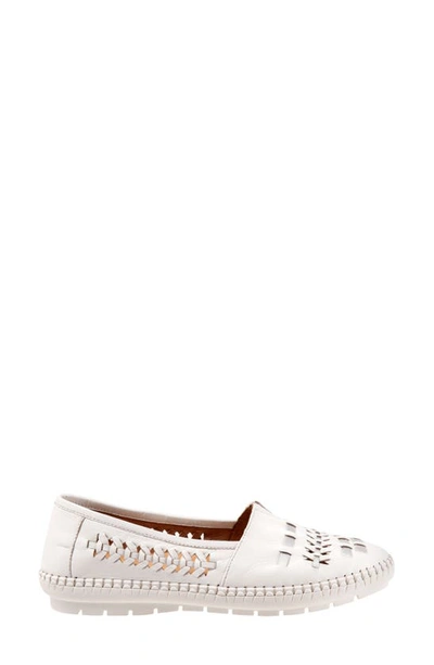 Trotters Rory Woven Flat In White Silver