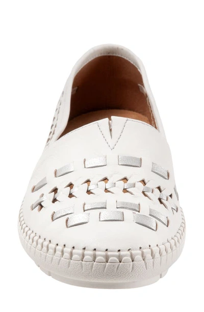 Trotters Rory Woven Flat In White Silver