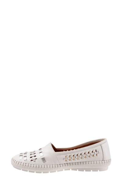 Trotters Rory Woven Flat In White Silver