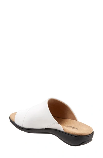 Trotters Regina Slide Sandal In White