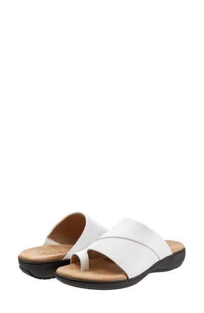 Trotters Regina Slide Sandal In White