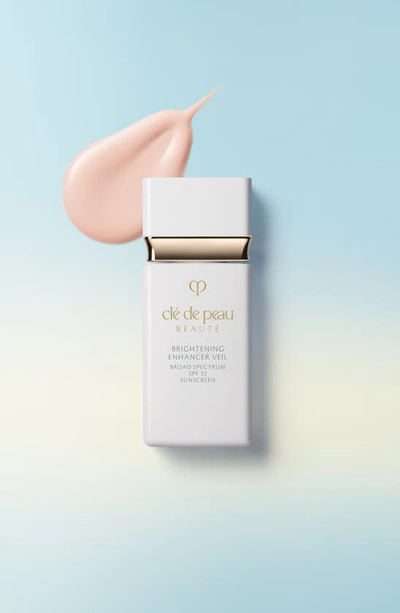 Shop Clé De Peau Beauté Brightening Enhancer Veil Primer Spf 32