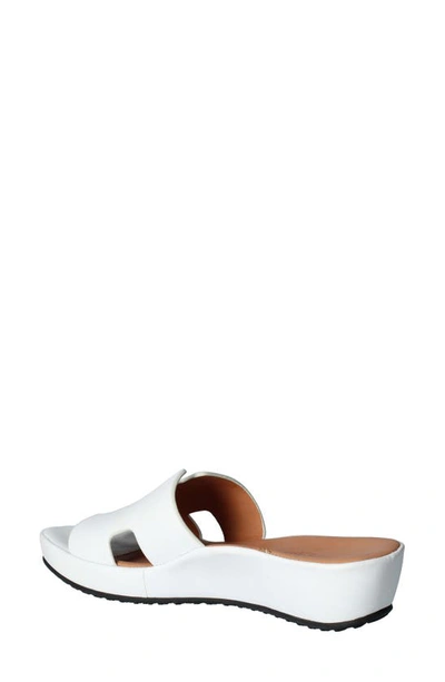 L'amour Des Pieds Catiana Platform Sandal In White