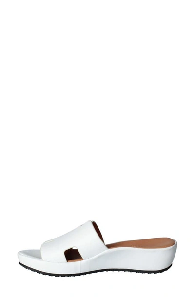 L'amour Des Pieds Catiana Platform Sandal In White