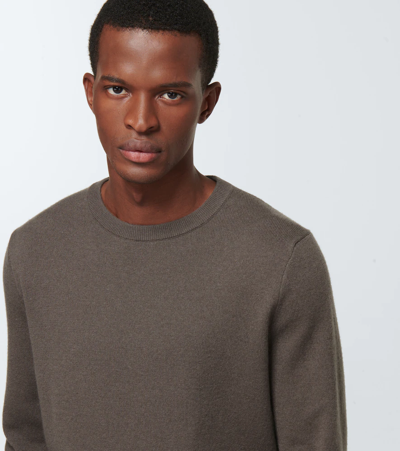 Shop The Row Benji Cashmere Sweater In Grey Green