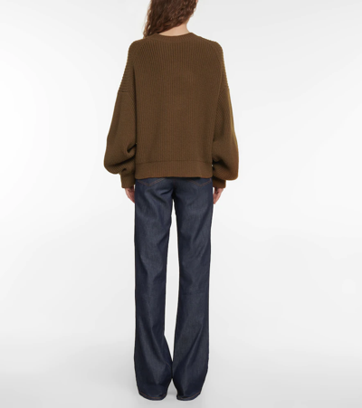 Shop The Row Gaiola Cashmere Sweater In Cumin