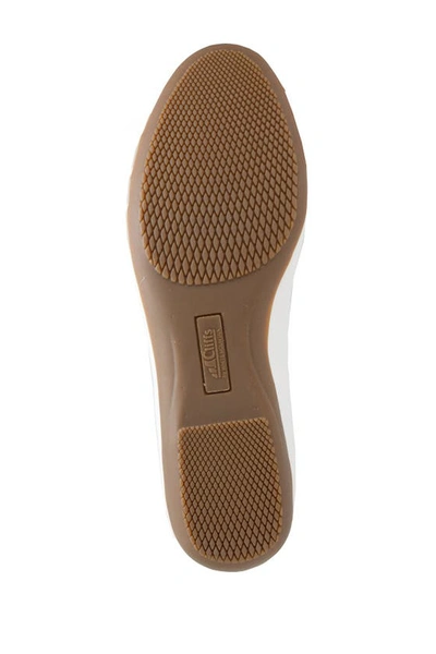 White Mountain Clara Ballet Flat In White/burnished/smooth
