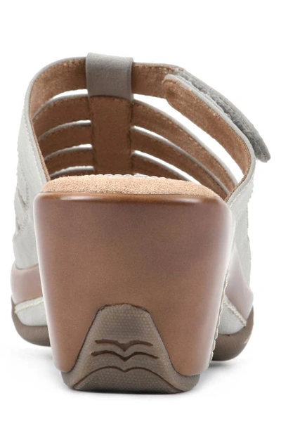 White Mountain Valencia Wedge Sandal In Ice/ Burn/ Smooth