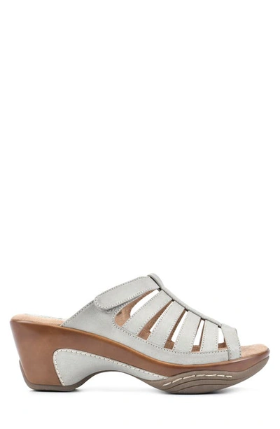 White Mountain Valencia Wedge Sandal In Ice/ Burn/ Smooth