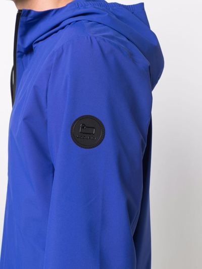 Shop Woolrich Sleeve-logo Hooded Jacket In Blau