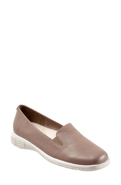 Trotters Women's Universal Loafers Women's Shoes In Dark Taupe