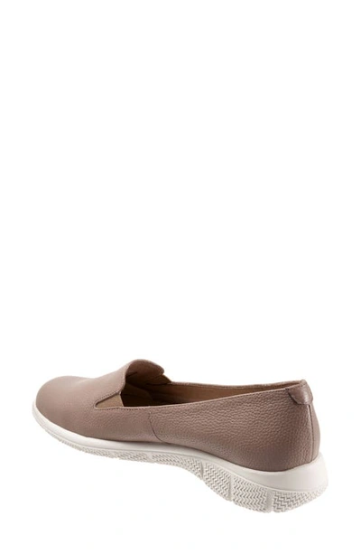Trotters Women's Universal Loafers Women's Shoes In Dark Taupe