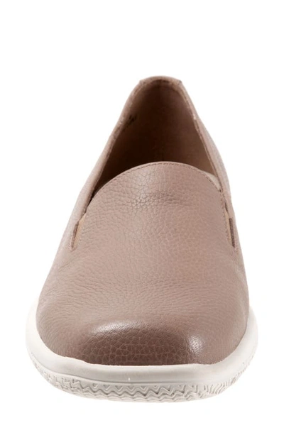 Shop Trotters Universal Loafer In Dark Taupe