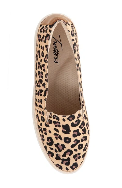 Trotters Accent Slip-on In Tan Cheetah
