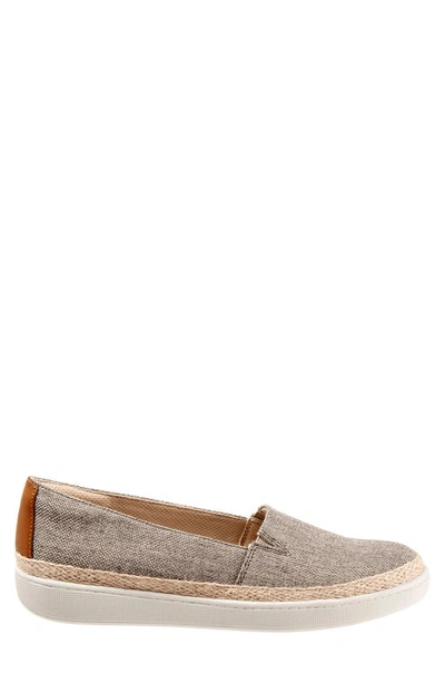 Trotters Accent Slip-on In Sage