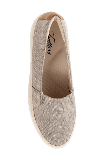Trotters Accent Slip-on In Sage