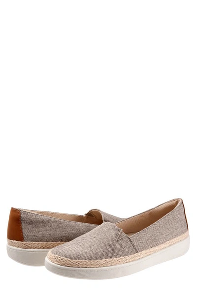 Trotters Accent Slip-on In Sage