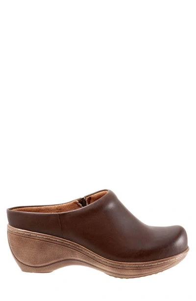 Softwalk Madison Clog In Dark Brown