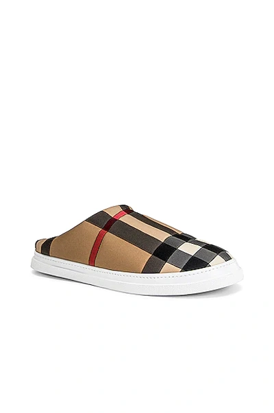 Shop Burberry Homie Slippers In Archive Beige