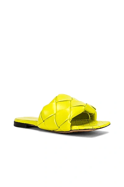 Bottega Veneta The Lido Flat Mules In Intrecciato Nappa Lambskin In Kiwi