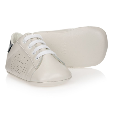 Shop Gucci Baby Ace Pre-walker Trainers In White