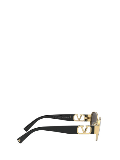 Shop Valentino Eyewear Sunglasses In Gold