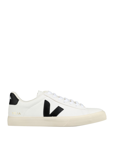 Veja V-90 Sneaker In White