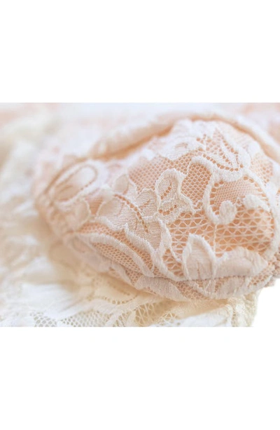 Everviolet Vela Pocketed Wireless Bra In White/blush