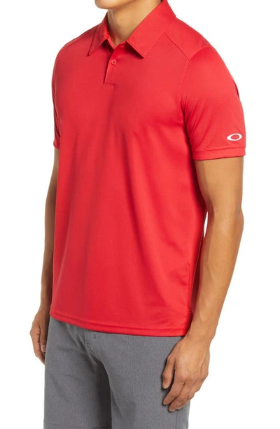 Shop Oakley Divisional 2.0 Performance Golf Polo In Team Red