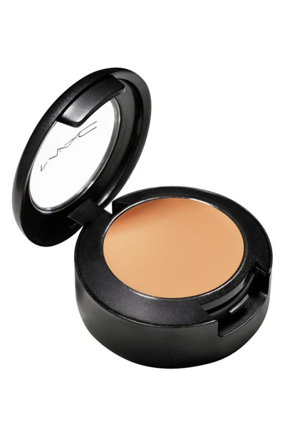 Shop Mac Cosmetics Studio Finish Spf 35 Correcting Concealer In Nc20