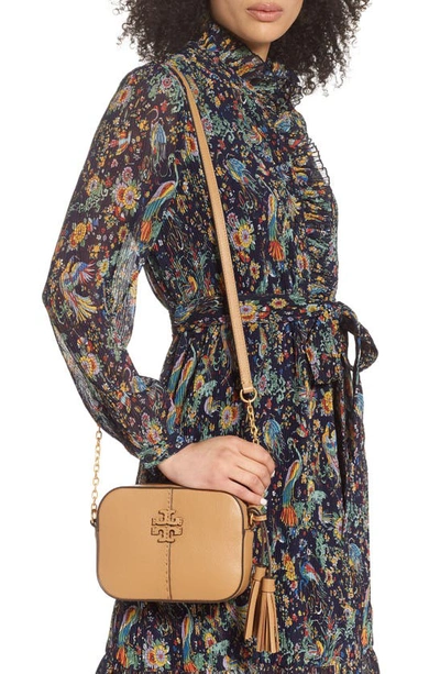 Shop Tory Burch Mcgraw Leather Camera Bag In Tiramisu