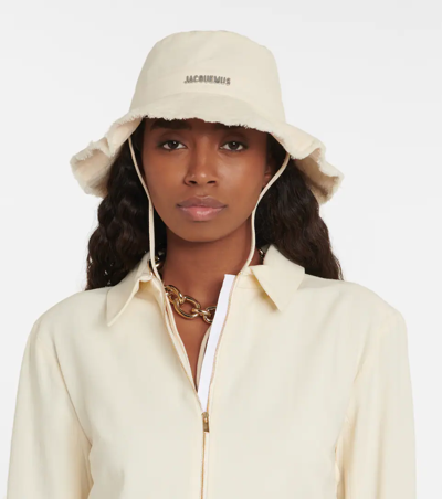 Shop Jacquemus Le Bob Artichaut Bucket Hat In Off-white