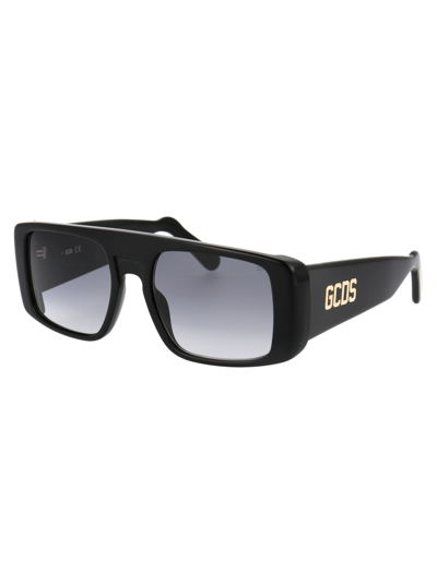 Shop Gcds Gd0006 Sunglasses In 01b Black