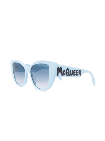Shop Alexander Mcqueen Gradient Cat-eye Frame Sunglasses In Blau