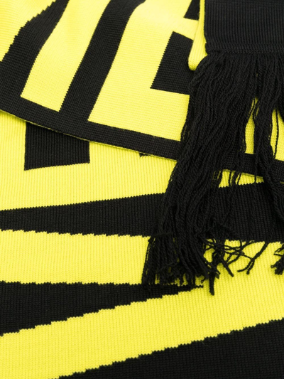 Vetements Logo-print Fringed Scarf In Schwarz