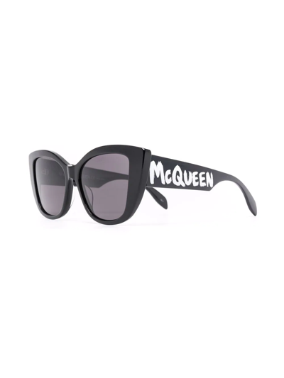 Shop Alexander Mcqueen Tinted Cat-eye Sunglasses In Schwarz