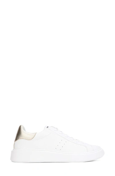 Kenneth Cole New York Kam Platform Sneaker In White/ Shiny Light Gold