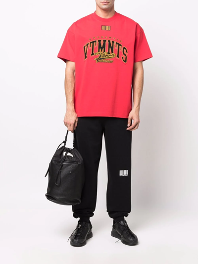 Shop Vtmnts Embroidered-logo T-shirt In Red