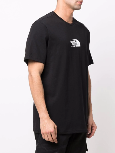 Shop The North Face Logo-print Short-sleeved T-shirt In Schwarz