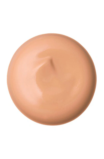 Clé De Peau Beauté Radiant Cream Foundation In O20 Light Medium Ocher