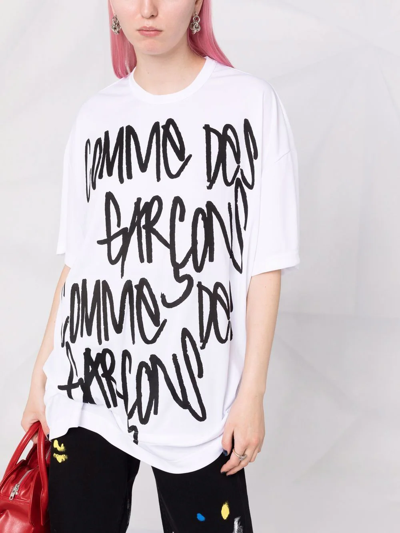 Comme Des Garçons Logo Print T-shirt In Weiss