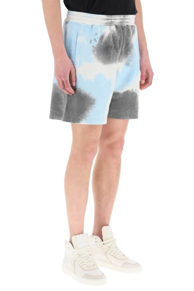 Msgm Tie Dye Pattern Bermuda In White,light Blue,grey