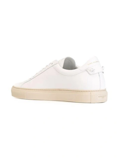 Shop Givenchy Klassische Sneakers In White